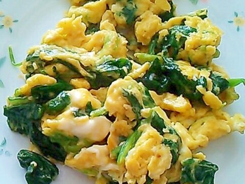 余ったほうれん草おひたしでスクランブルドエッグ